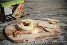 Load image into Gallery viewer, Nairns Gluten Free Rosemary Sea Salt Flatbreads
